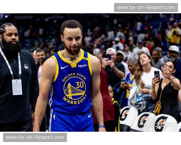 詹皇归来，库里闪耀：骑士vs勇士直播，一场宿命的对决